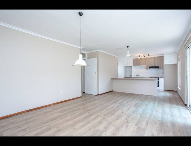 2 BEDROOM TOWNHOUSE FOR SALE IN KENILWORTH
